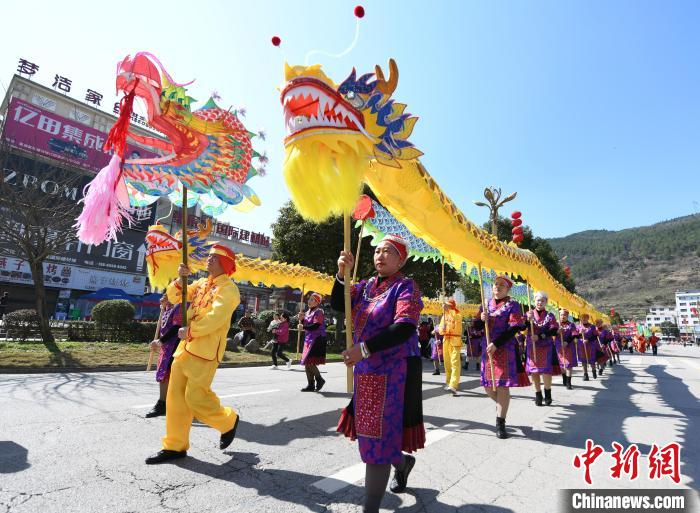 门徒平台官方：（新春走基层）贵州黄平：龙灯巡游 闹新春
